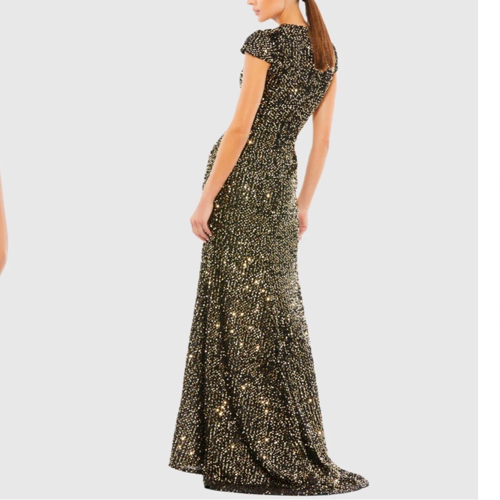 Mac Duggal Black Gold Embellished Sequined Cap Sleeve High Neck Gown - Reemoly